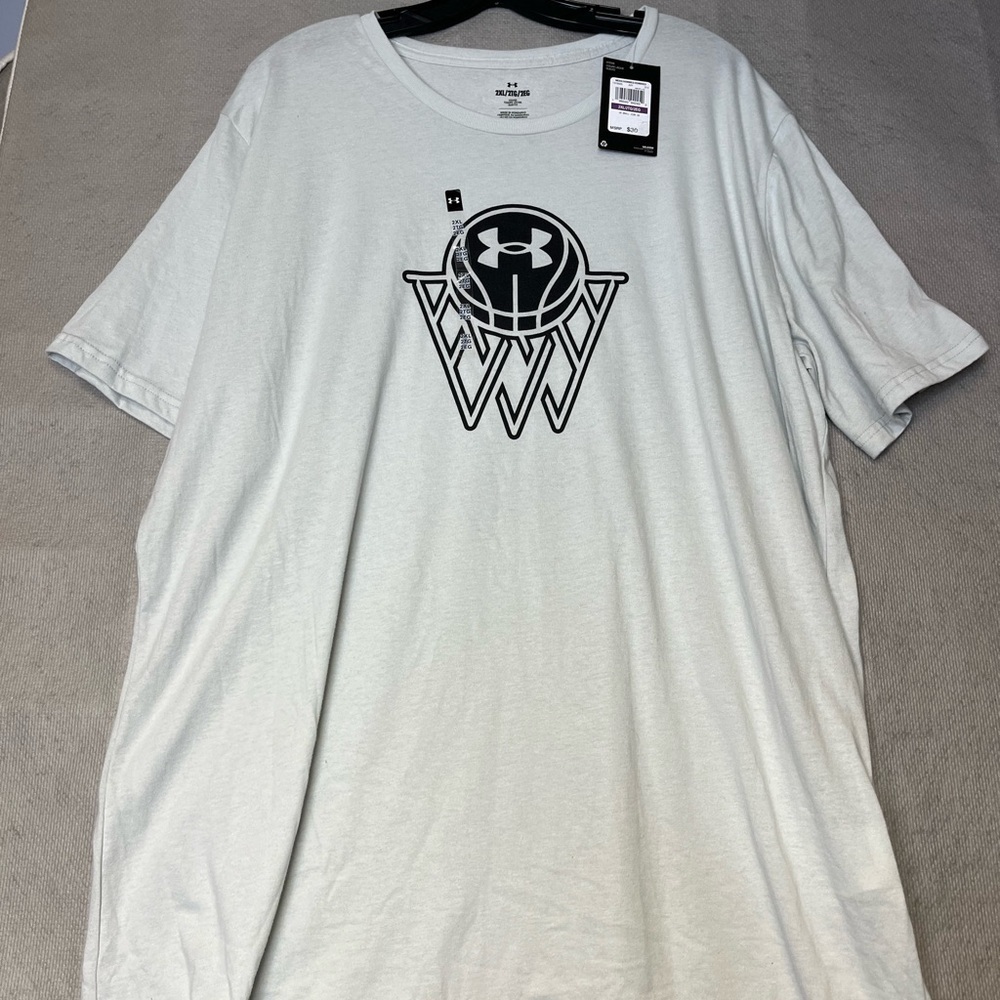 🆕 Men’s XXL Loose Fit Under Armour Basketball Short Sleeve Tee Cream/Black